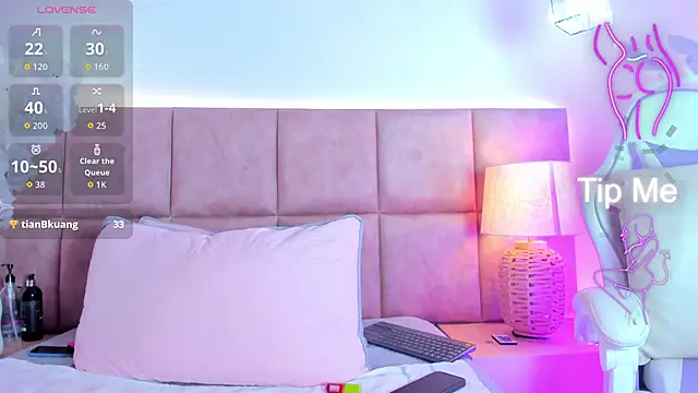 Snapshot of KatheMiler chatting on 11-14-25, 02:21 KatheMiler online show from 11-14-25, 02:21