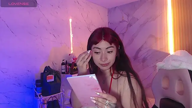 Sophia tf online show from 11-24-25, 01:11