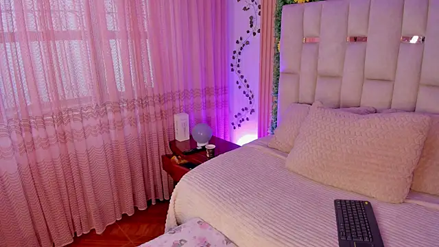 Snapshot of Tiffany_Nm chatting on 09-09-25, 02:05 Tiffany Nm online show from 09-09-25, 02:05