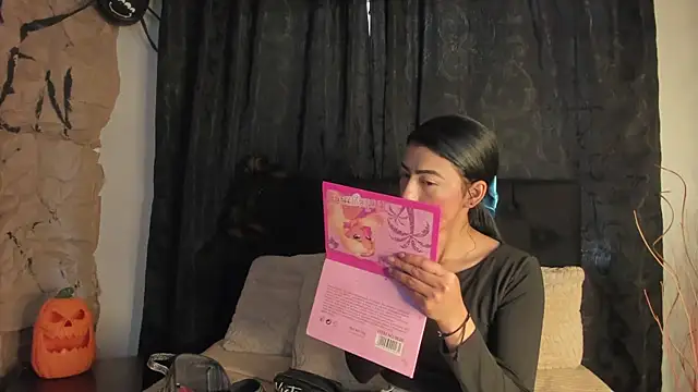 Snapshot of Tiffany_Nm chatting on 10-29-25, 01:02 Tiffany Nm online show from 10-29-25, 01:02