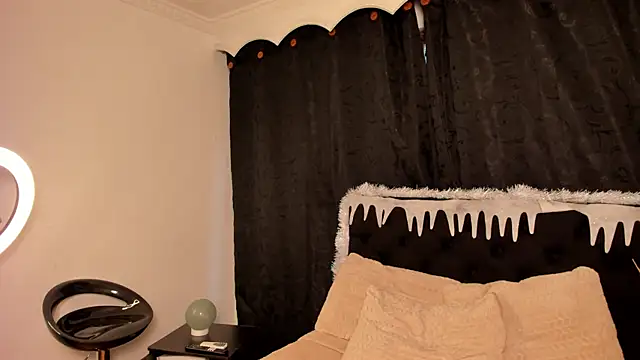 Snapshot of Tiffany_Nm chatting on 11-30-25, 12:53 Tiffany Nm online show from 11-30-25, 12:53