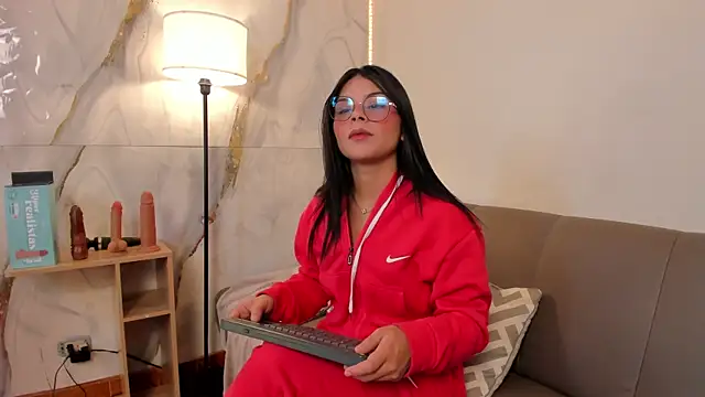 Snapshot of Jade_Nmm chatting on 05-12-26, 02:03 Jade Nmm online show from 05-12-26, 02:03
