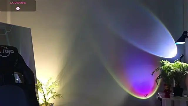 Snapshot of Lucy_louras chatting on 09-29-25, 12:43 Lucy louras online show from 09-29-25, 12:43