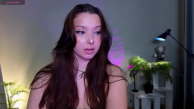 Snapshot of Lucy_louras chatting on 10-01-25, 12:00 Lucy louras online show from 10-01-25, 12:00