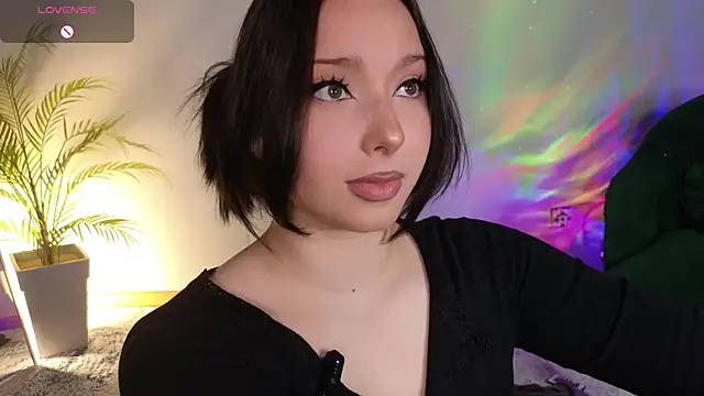 Snapshot of Lucy_louras chatting on 10-12-25, 12:15 Lucy louras online show from 10-12-25, 12:15