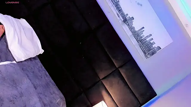 Ana Paaula23 online show from 10-24-25, 08:27