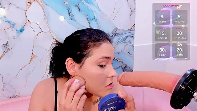 Snapshot of TIFFANY_GLOW__ chatting on 10-25-25, 08:03 TIFFANY GLOW online show from 10-25-25, 08:03