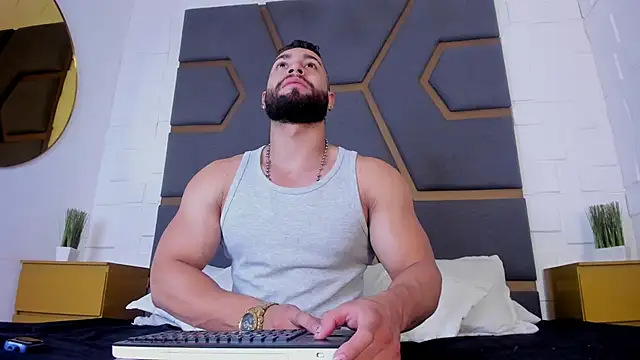 massimofiore  online show from 10-10-25, 03:38