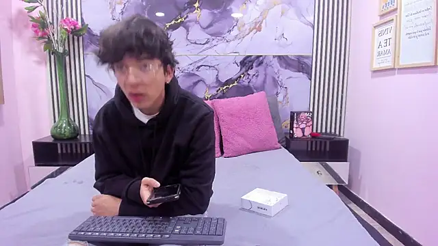 Snapshot of Desire_Ecstasy chatting on 10-11-25, 12:58 Desire Ecstasy online show from 10-11-25, 12:58