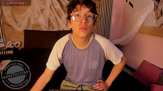 Desire Ecstasy online show from 10-28-25, 01:03