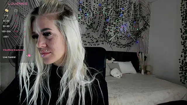 Kira Key online show from 02-21-26, 01:50