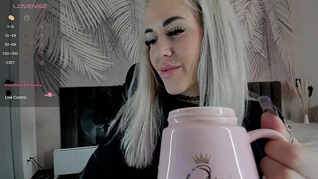 Kira Key online show from 03-13-26, 08:54