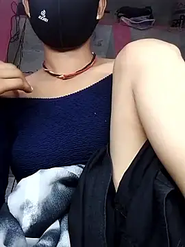 Snapshot of Hut_rotu_cute chatting on 09-15-25, 11:16 Hut rotu cute online show from 09-15-25, 11:16