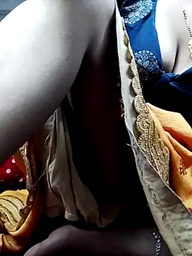 Snapshot of Hut_rotu_cute chatting on 12-03-25, 06:06 Hut rotu cute online show from 12-03-25, 06:06