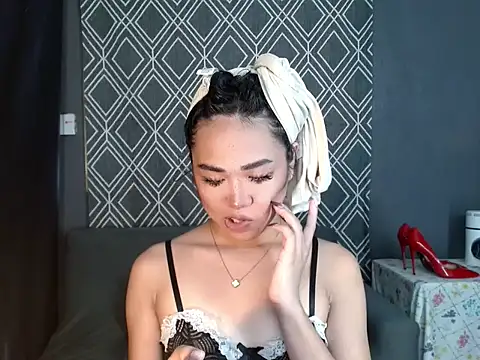 hugesignificant 69 online show from 11-25-25, 04:45