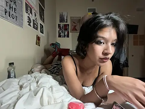 Snapshot of petitelatinateen chatting on 04-03-26, 03:59 petitelatinateen online show from 04-03-26, 03:59
