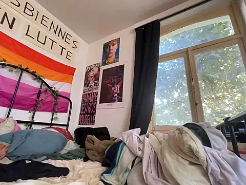 Snapshot of Styxlust chatting on 09-28-25, 12:10 Styxlust online show from 09-28-25, 12:10