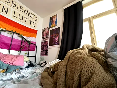 Snapshot of Styxlust chatting on 10-05-25, 09:40 Styxlust online show from 10-05-25, 09:40