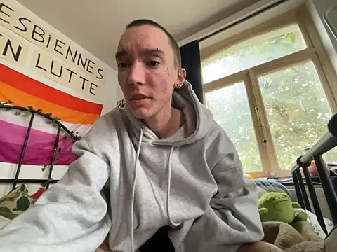 Snapshot of Styxlust chatting on 10-10-25, 02:16 Styxlust online show from 10-10-25, 02:16