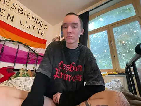 Snapshot of Styxlust chatting on 10-17-25, 03:58 Styxlust online show from 10-17-25, 03:58