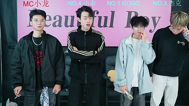 Snapshot of BeautifulBoys-888 chatting on 10-25-25, 11:40 BeautifulBoys-888 online show from 10-25-25, 11:40