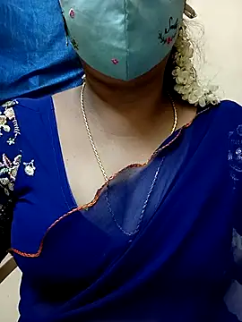 Snapshot of sushma26 chatting on 06-26-26, 06:01 sushma26 online show from 06-26-26, 06:01