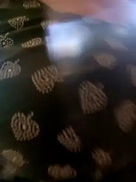 Snapshot of CUTGIRL76 chatting on 12-17-25, 05:13 CUTGIRL76 online show from 12-17-25, 05:13