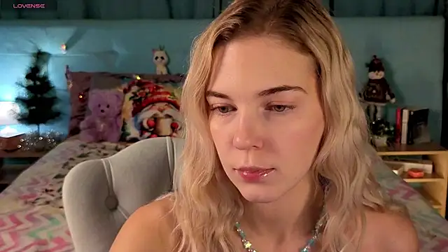 Aurora Bennet online show from 12-18-25, 01:00