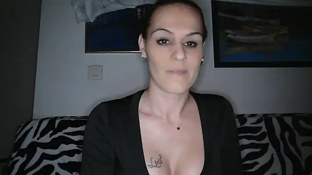 Snapshot of yumara351 chatting on 01-14-26, 12:33 yumara351 online show from 01-14-26, 12:33