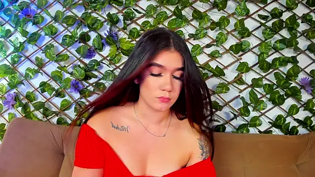 Snapshot of kloe_bella chatting on 09-15-25, 01:11 kloe bella online show from 09-15-25, 01:11