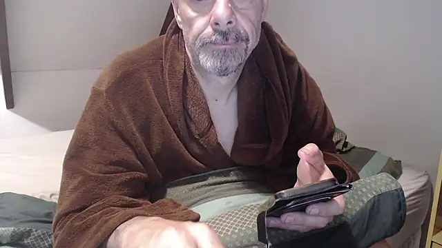 Snapshot of idiotpig66 chatting on 03-06-25, 04:38 idiotpig66 online show from 03-06-25, 04:38