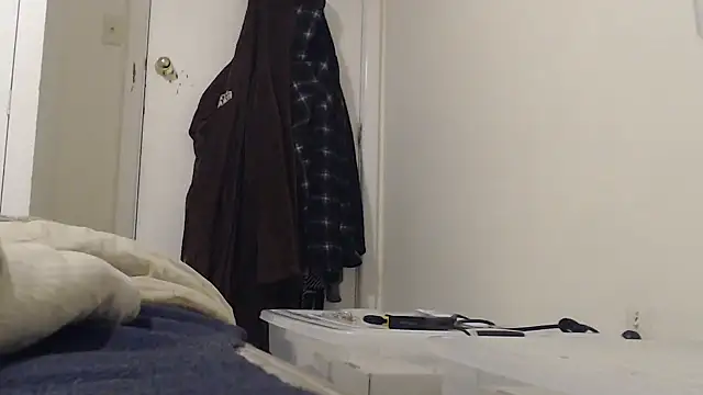 Snapshot of idiotpig66 chatting on 02-11-26, 01:38 idiotpig66 online show from 02-11-26, 01:38