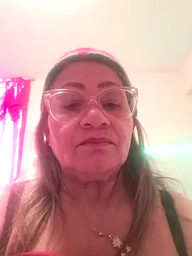 Snapshot of Vickysweeeettt chatting on 12-16-25, 06:35 Vickysweeeettt online show from 12-16-25, 06:35