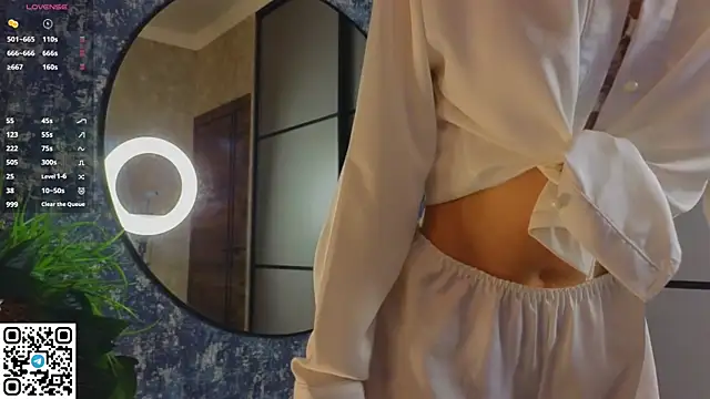 Quinavelle online show from 04-12-26, 06:29