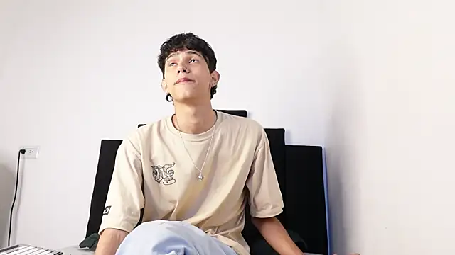 alexmark  online show from 10-28-25, 02:31