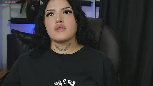 sari belle online show from 04-18-26, 03:54