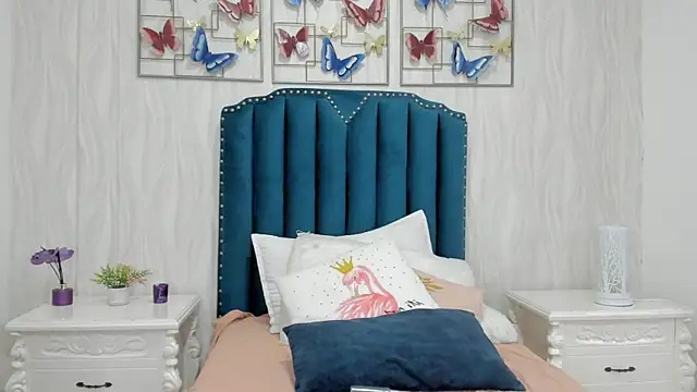 Snapshot of Alison_Carde05 chatting on 10-16-25, 07:37 Alison Carde05 online show from 10-16-25, 07:37