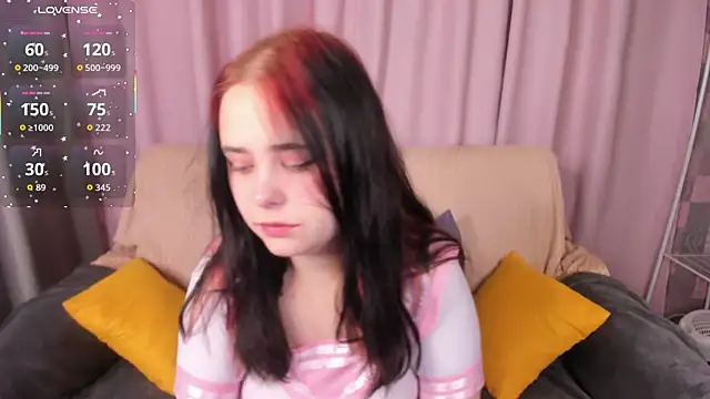 Alis Platt online show from 10-22-25, 01:06