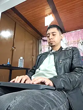 Snapshot of abnerdam01 chatting on 10-20-25, 01:55 abnerdam01 online show from 10-20-25, 01:55
