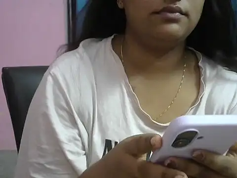 Queenxxx98 online show from 10-22-25, 07:57