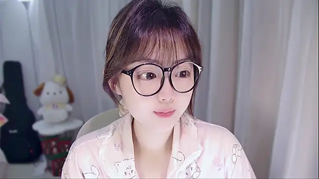 YUANYUAN-A online show from 03-25-26, 12:11