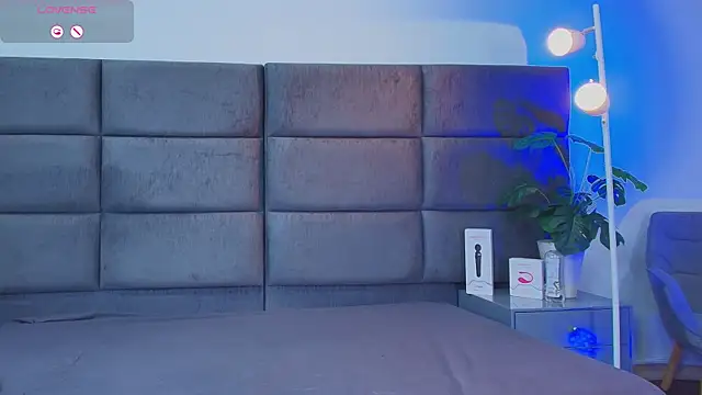 Slenna Moon online show from 04-18-26, 11:16