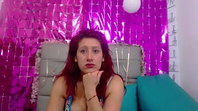 Snapshot of Chloe_Wiild chatting on 09-26-25, 12:25 Chloe Wiild online show from 09-26-25, 12:25