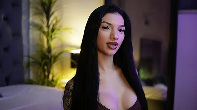 Snapshot of MiamiCoffee chatting on 11-23-25, 07:13 MiamiCoffee online show from 11-23-25, 07:13