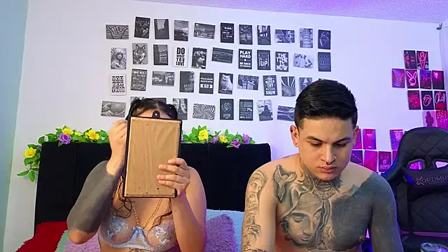 Sarahandzack online show from 09-20-25, 07:59