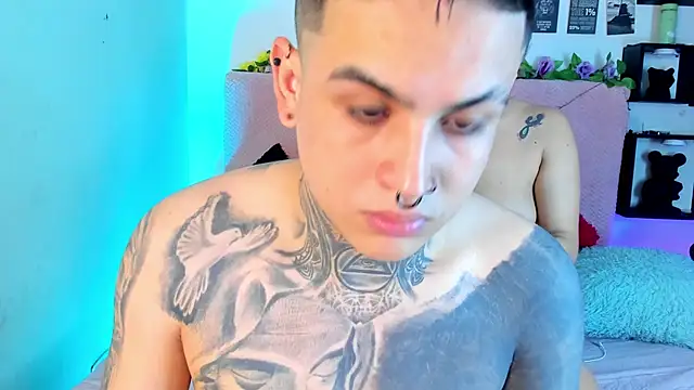 Sarahandzack online show from 11-16-25, 06:41