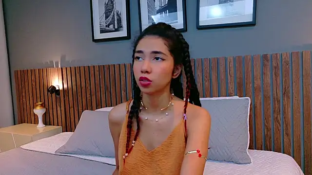 Snapshot of luna_roja25 chatting on 09-25-25, 01:04 luna roja25 online show from 09-25-25, 01:04