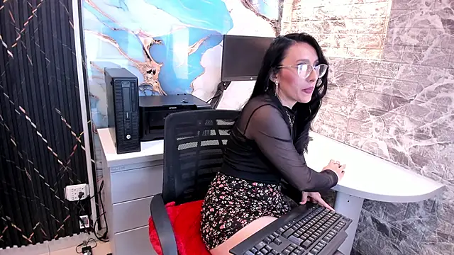 Snapshot of Scarlett_14_ chatting on 09-24-25, 03:32 Scarlett 14 online show from 09-24-25, 03:32