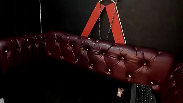 Scarlett 14  online show from 11-27-25, 02:57