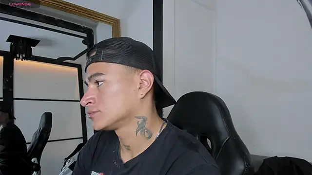 Snapshot of LiamDeep chatting on 09-27-25, 08:14 LiamDeep online show from 09-27-25, 08:14